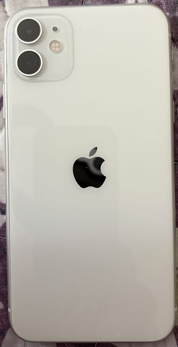 Vand Iphone 11 alb, 64 GB, impecabil
