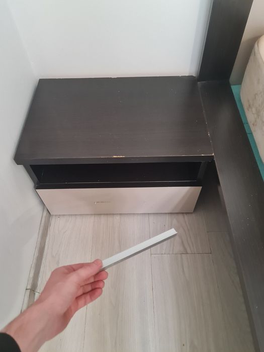 Mobilier dormitor, 2 noptiere, 4 etajere, 2 dulapuri suspendate, dulap 4 usi cu oglinda