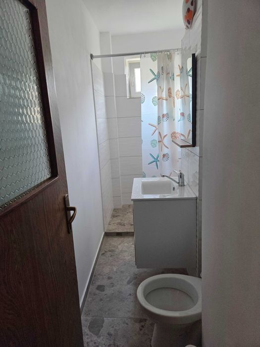 Închiriez apartament cu 2 camere semidecomandat în Oradea str Galileo Galilei