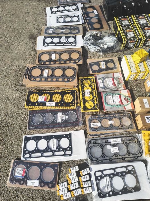 Garnituri chiuloase,pistoane motor JCB,KOMATSU,VOLVO,ETC.