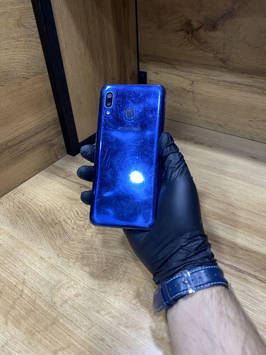 Samsung a20 sotuvda