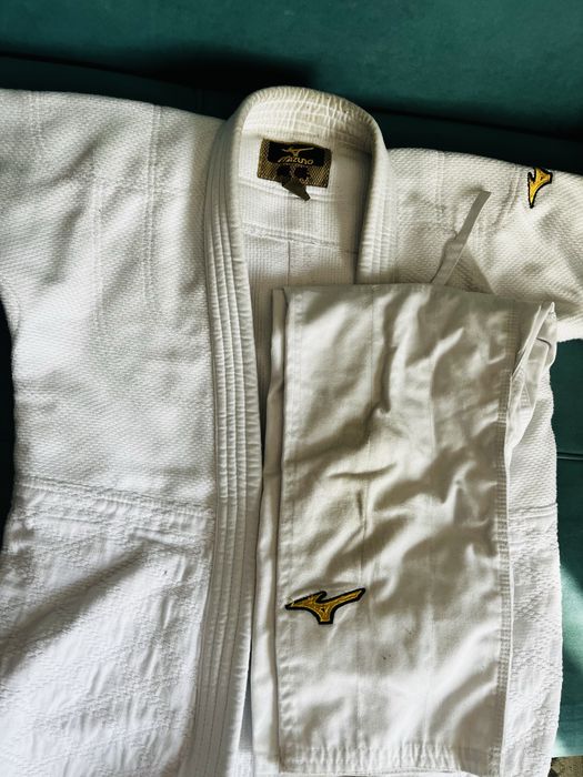 Кимоно сатылады, жақсы жағдайда