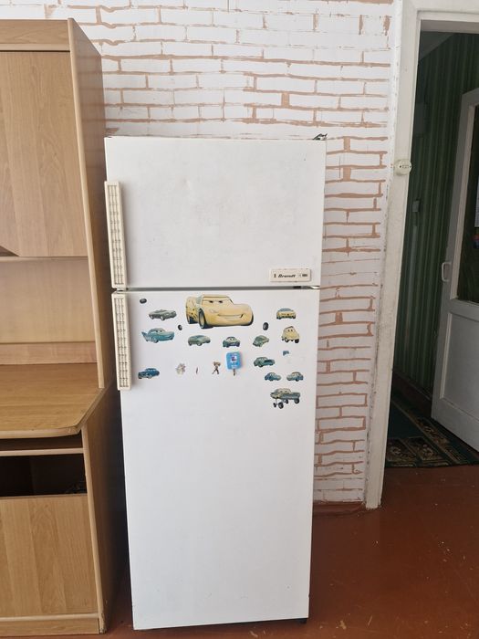 Продам холодильник на запчасти