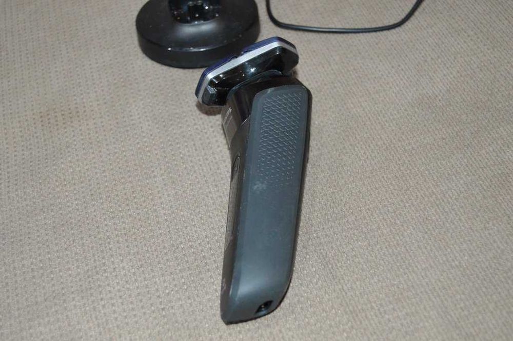 Aparat de ras barbierit Philips seia 7000 model S7887