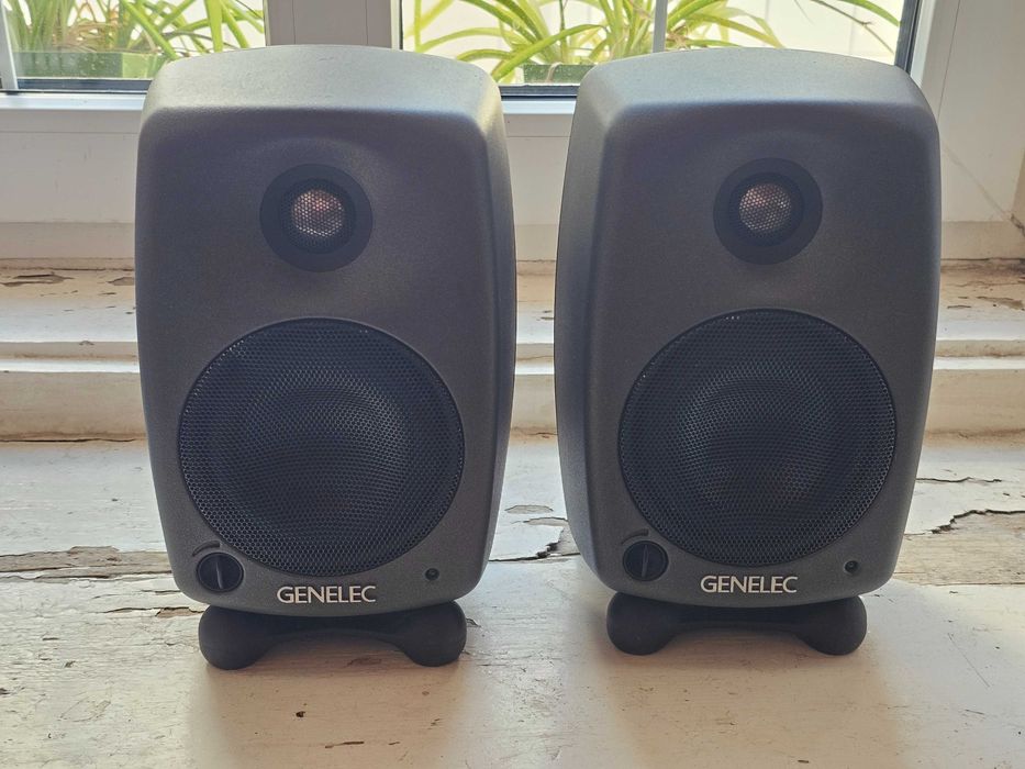 Set monitoare Genelec GEN8020B