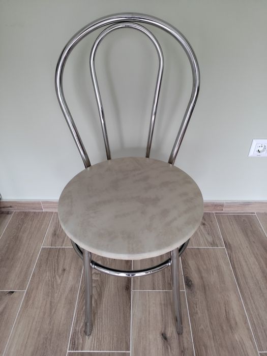 Vând 4 scaune bucătărie