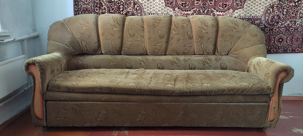 Продается диван.