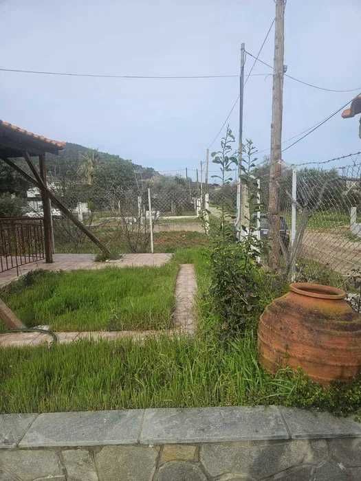 Къща с дворно място Aспровалта( Братсаки), Гърция