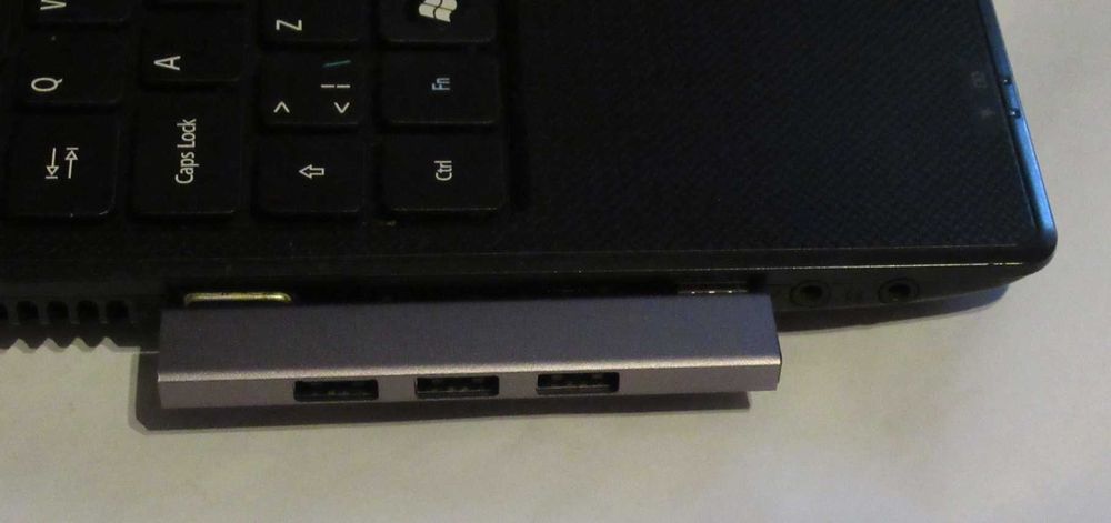 dock usb 3.0 cu 4 iesiri