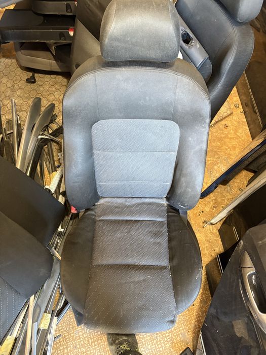 Салон-Сеат Леон 1m