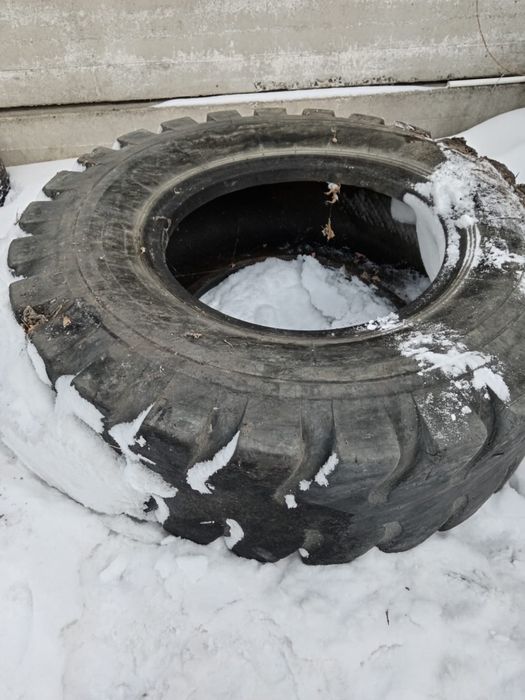 Продам шины б/у недорого