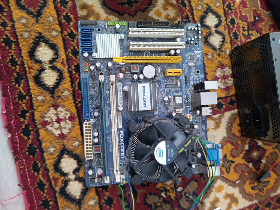 Продам 775 комплект торг есть