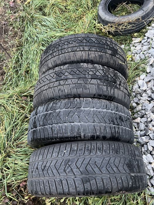 Vand cauciucuri de iarna 235/60/18