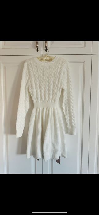 Rochie alba , noua , masura S , usoara din tricot