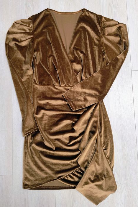 Ефектна рокля кадифе