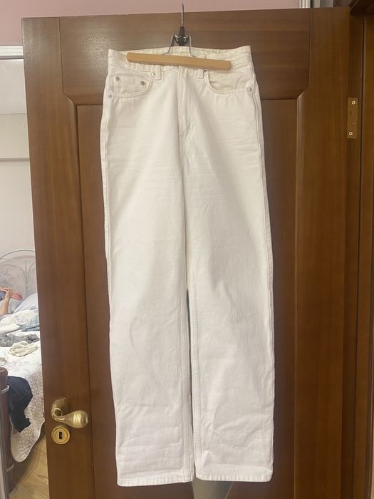 Джинсы белые прямого кроя