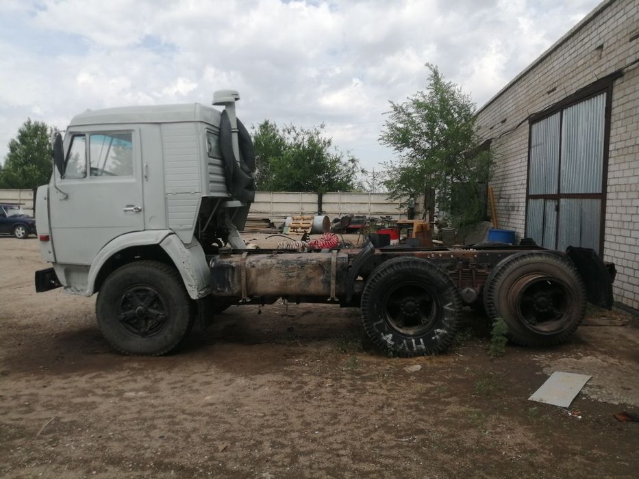 Продам тягач Камаз с седлом