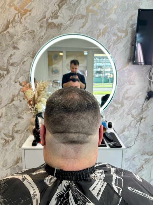 Nu mai pierde timp!  Tuns la domiciliu in Brasov Fade/ Clasic