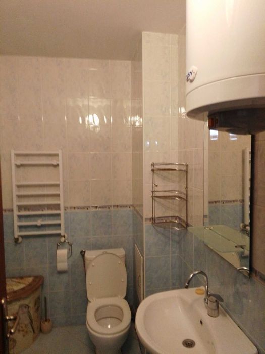 Дава се под наем Двустаен апартамент в Плевен, Идеален център - 65 кв.м за 306 € - Снимка #1