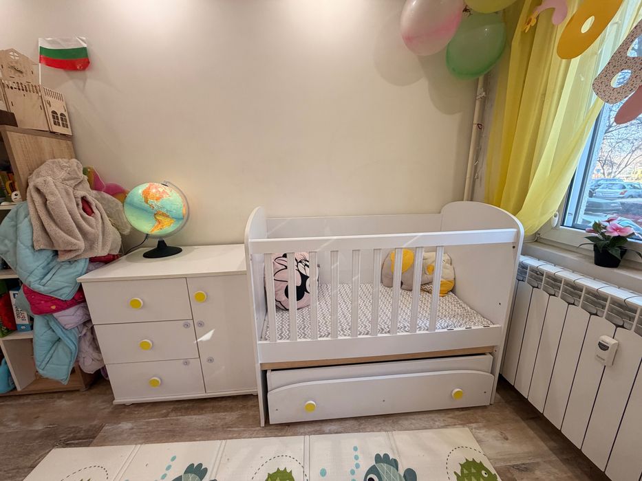 Дървено люлеещо легло/ кошара с чекмедже