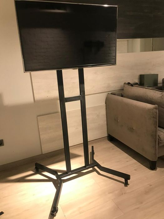 Мобильные стойки для презентации