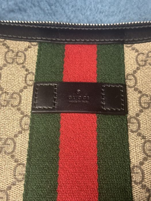 Gucci supreme messenger bag