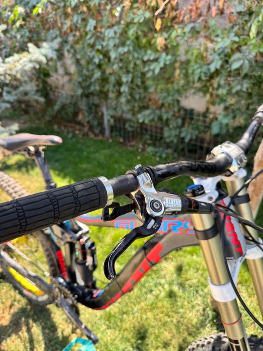 Giant glory dh 2015