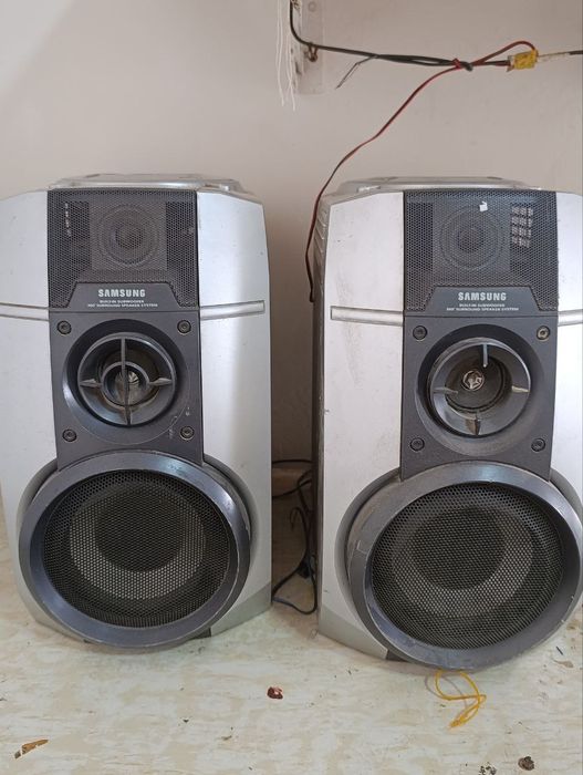 Продаю колонки от муз центра Самсунг.