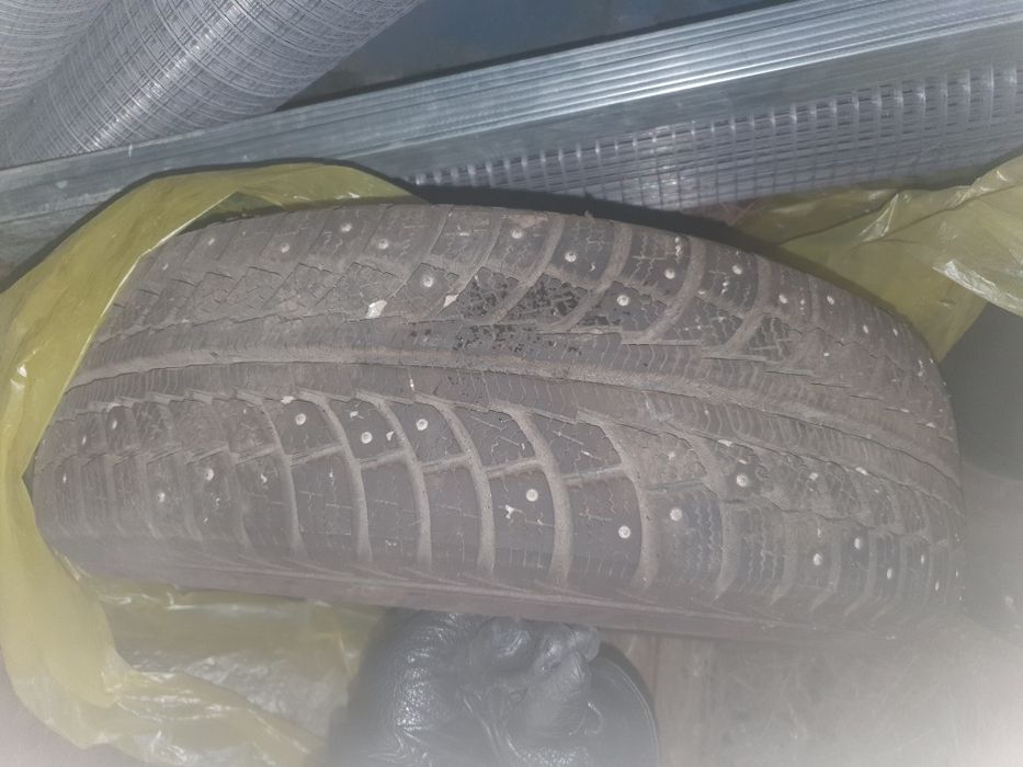 Продаётся 4 балона на 16