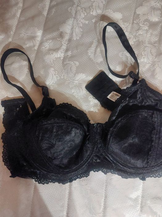 Sutien triumpf marime 75 D