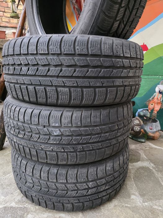 235 55 17 Гуми  4 броя Nexen