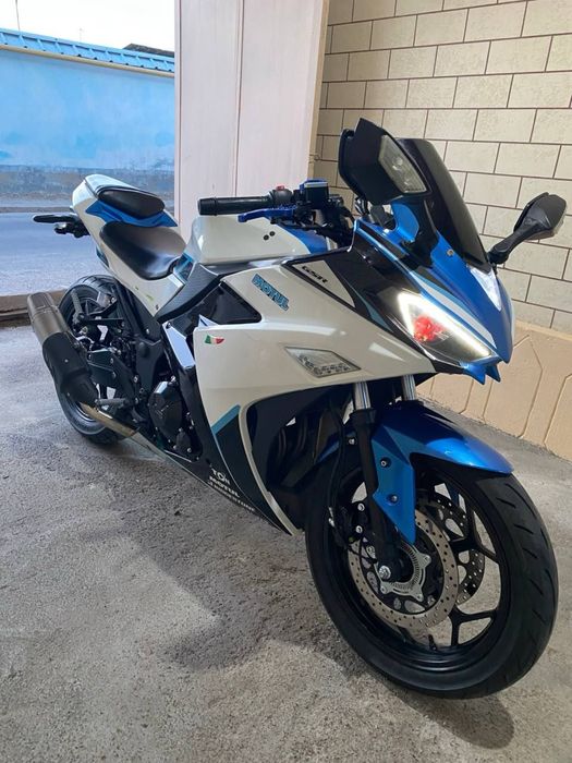Moto Yamaha R3 400cc sotiladi ideal holatda siroshne sotladi!