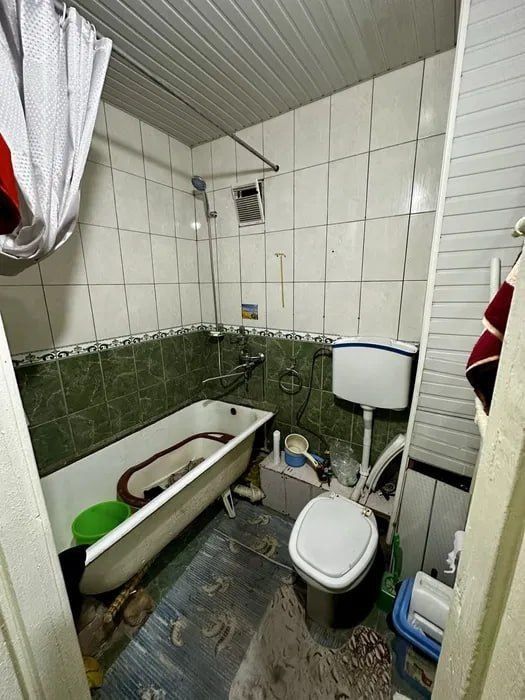 Чиланзар 24 квартал 1/3/5 Кирпичный дом, балкон 2*6