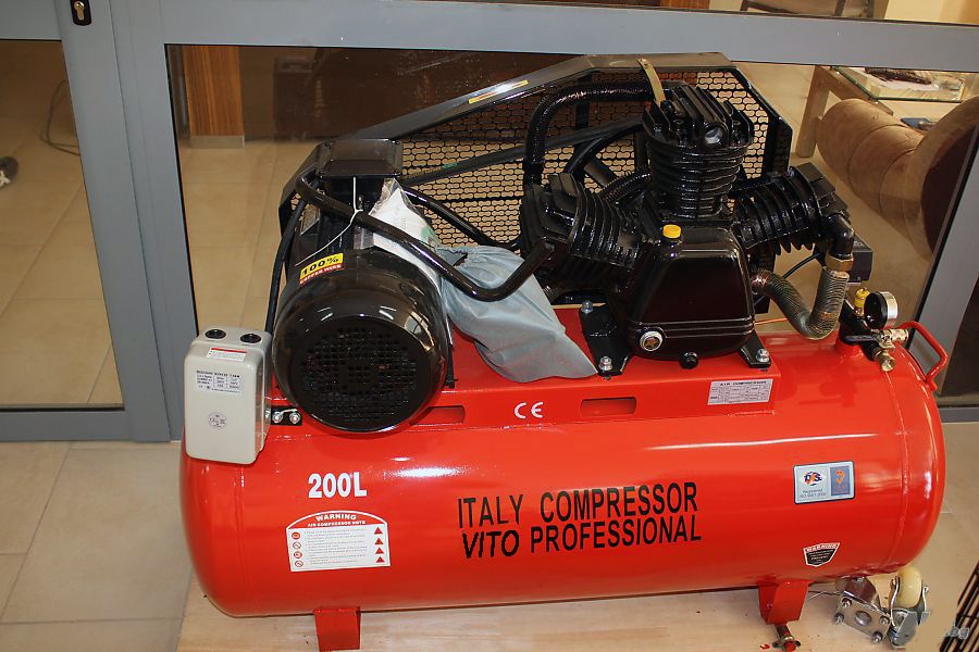 200 ЛИТРА КОМПРЕСОР ЗА ВЪЗДУХ с 4 KW ТРИФАЗЕН мотор, медни намотки