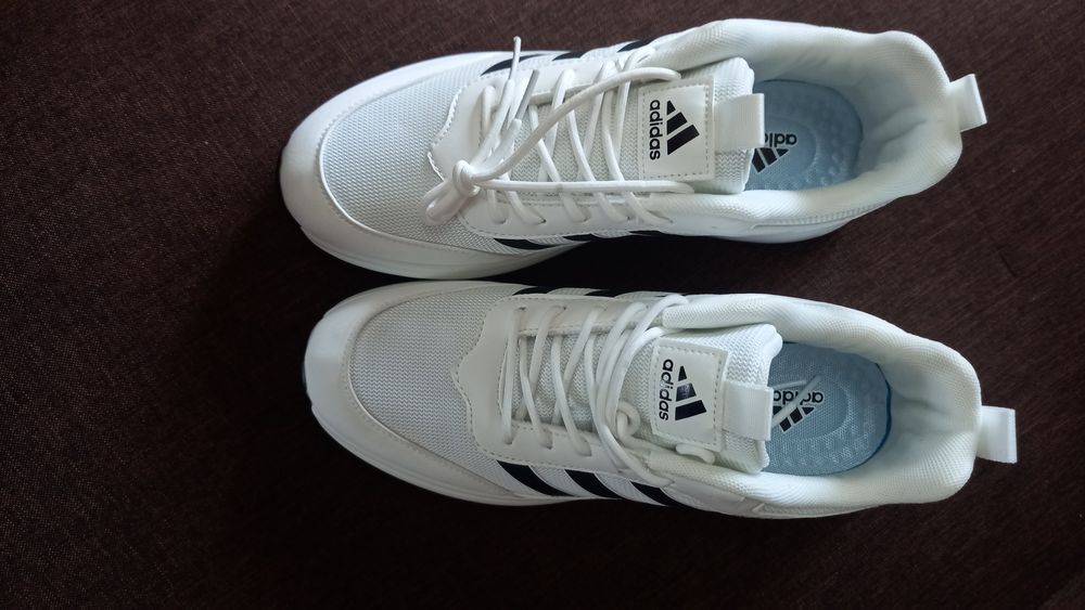Кроссовки Adidas размер 44 новые!