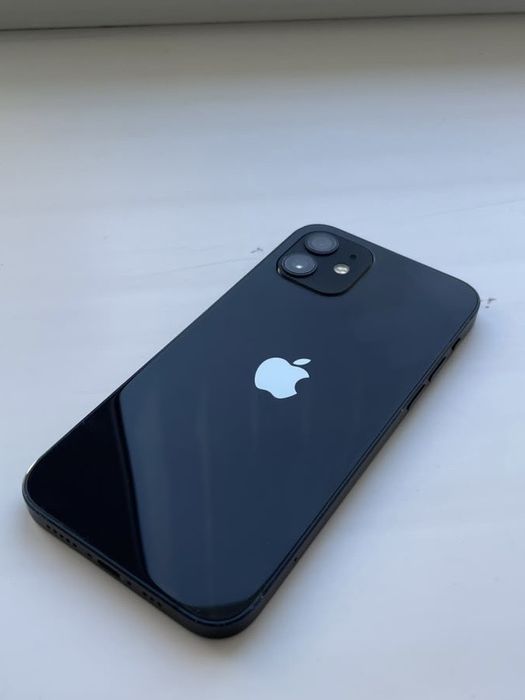 Продам Iphone 12 состояние отличное