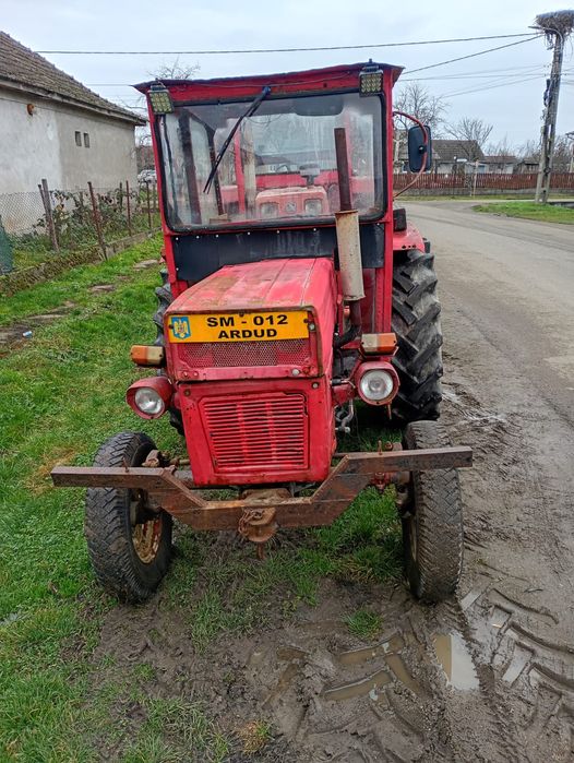 Vând tractor u445