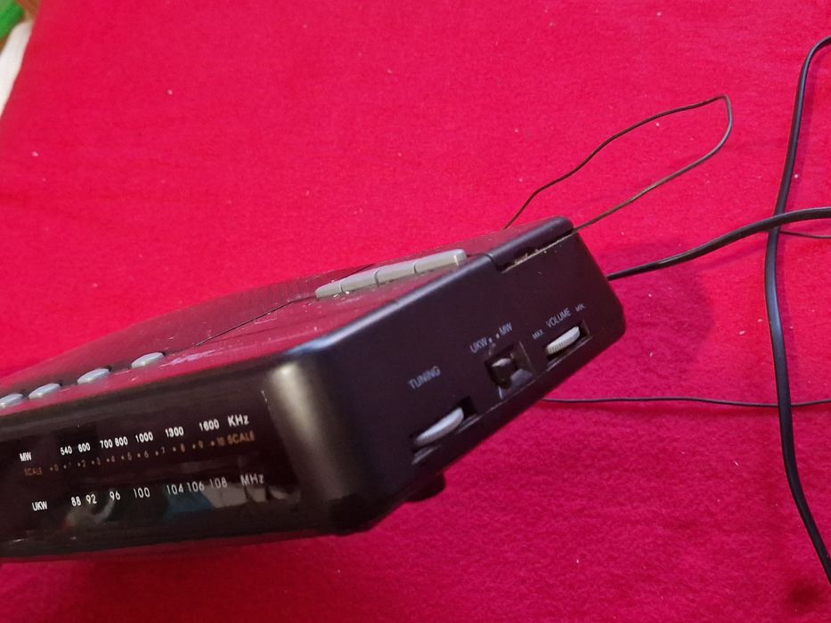 Radio cu afișaj defect