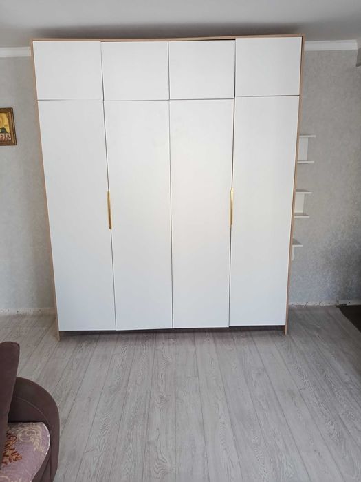 Продам шкаф большой
