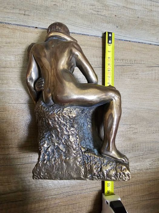 Бронзова статуетка,отливка.