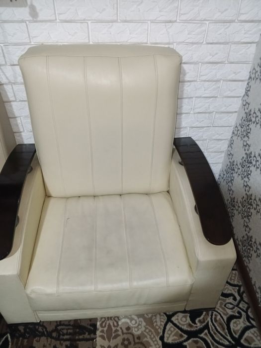 mebel divan holati yaxshi