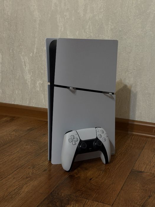 Продам PS5 Slim, в отличном состоянии