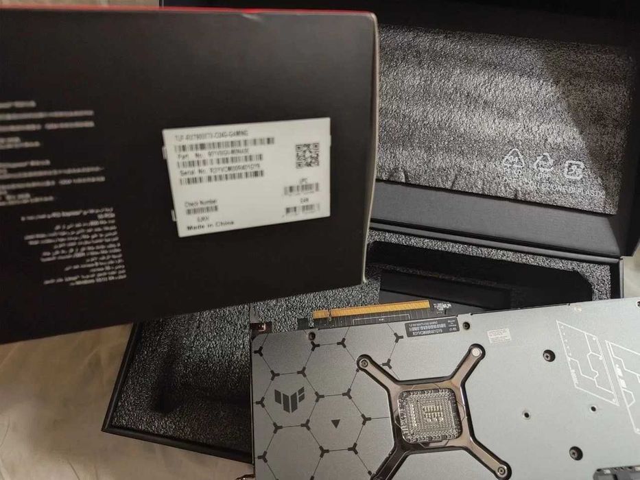 AMD Radeon Asus TUF RX 7900 XTX