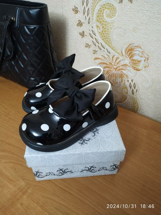 Продам детскую обувь