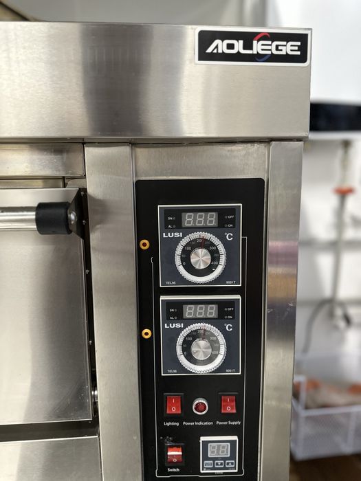 Жарочный шкаф. Газовый печь. Духовка. Пекарский печь