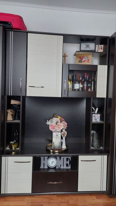 Dulap +vitrina sufragerie