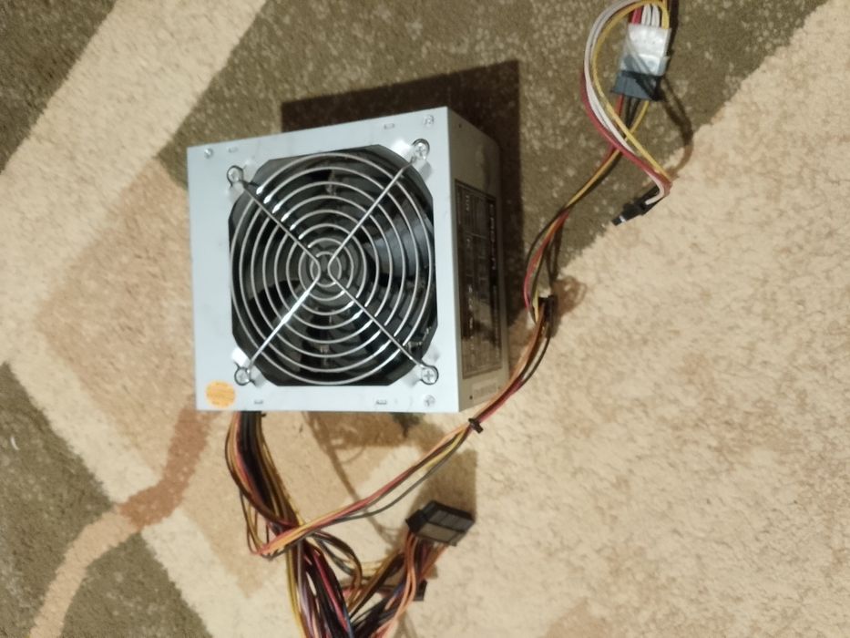 Продам рабочии запчасти на пк