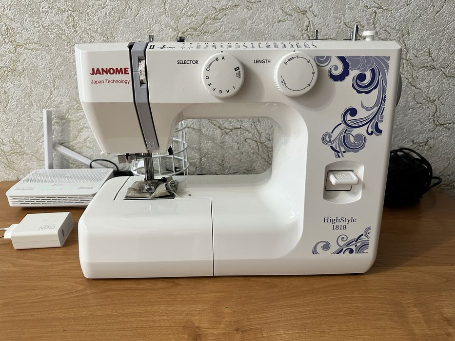 Швейная машинка Janome HighStyle 1818