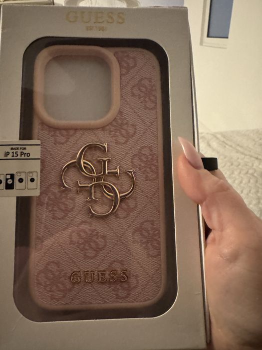 Оригинална калъфка на Guess за IP15 pro