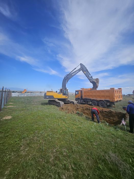 Аренда экскаватор гусеничный